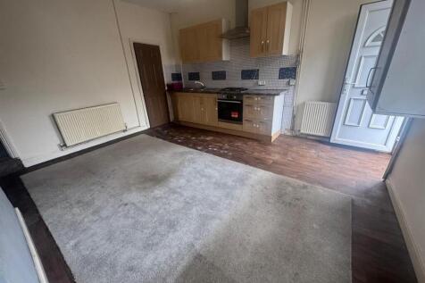 Lidget Place, Lidget Green, Bradford photo 3