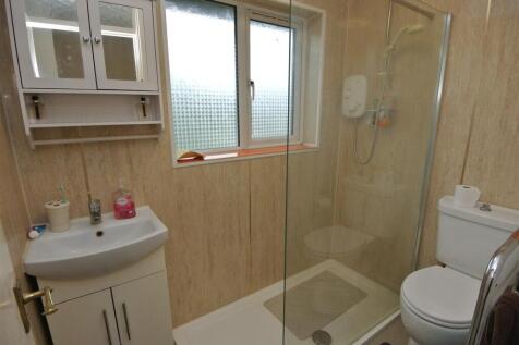 Shower Room b.JPG