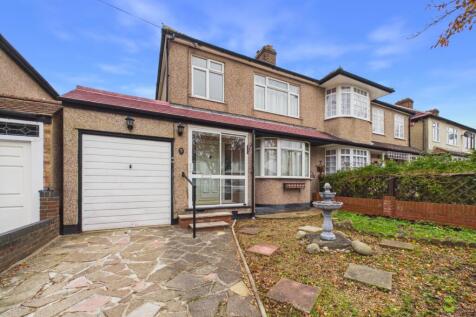 Presented by Clinton at EweMove Bexleyheath and Da