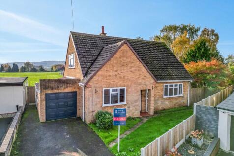 40 Woodbury Road North
