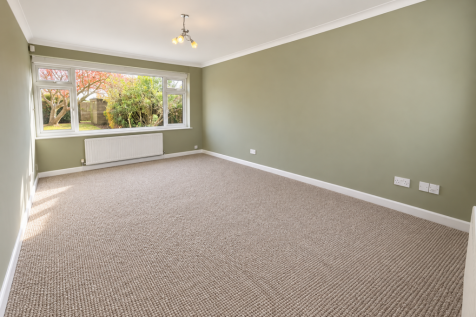 Westwood Drive, Bourne photo 4