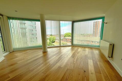 3-bed flat on Navigation Building, UB3, £2,275/mo