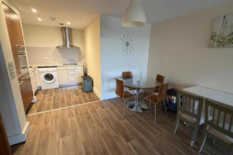 Kitchen2.jpg