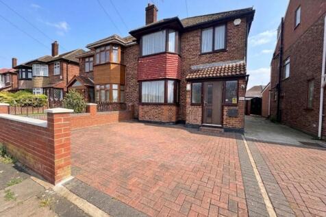 SPACIOUS 3 bed semi-detached house for sale Braba