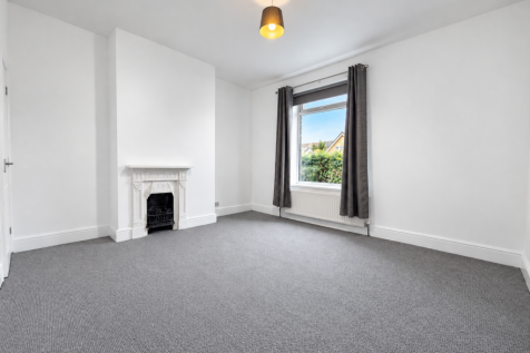 Otley Road, Eldwick, Bingley, BD16 3EE photo 5