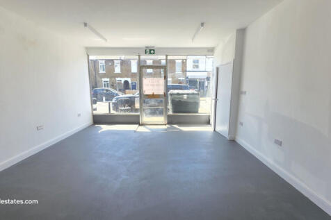 Shop to rent East Barnet Road, Barnet EN4 8RF