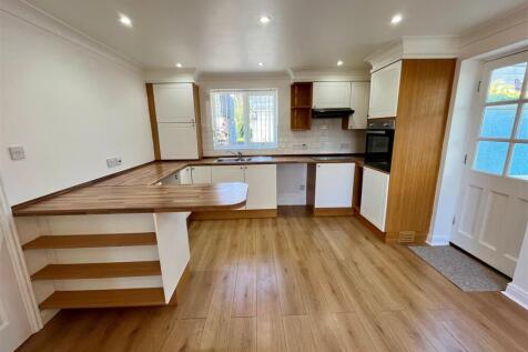 Kitchen Area.jpg