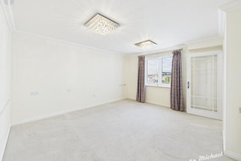 CAM03852G0-PR0478-STILL004