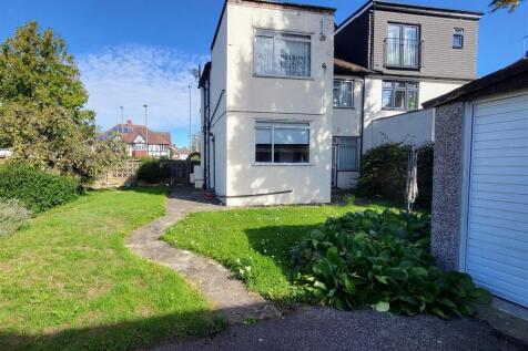 SIDE &amp; REAR GARDEN