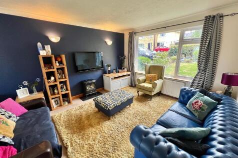 Bramleys Estate Agents - Stocks Drive - Shepley (1