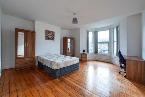 **AVAILABLE NOW** Chillingham Road, Newcastle Upon Tyne photo 4