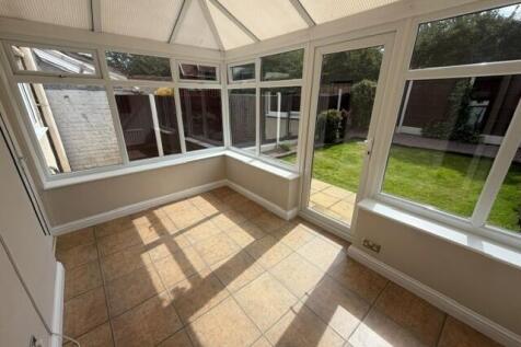 Farm Road, Rudheath, CW9 photo 5