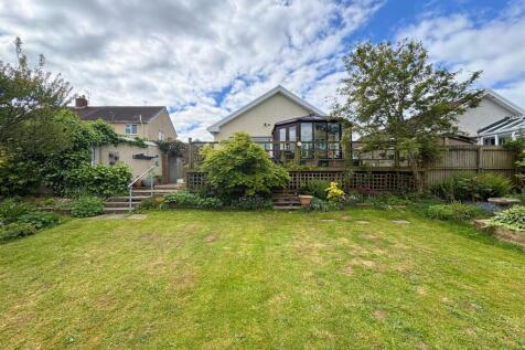 Rear Garden k (edit).jpg