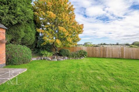 6 Meadow Lane (44).jpg