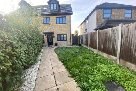 4 Bedroom semi-detached house