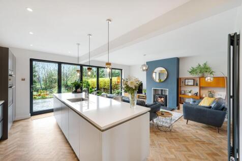 Open Plan Kitchen/Living Area