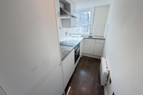 Flat 3 Regent Gate - Kitchen.jpg