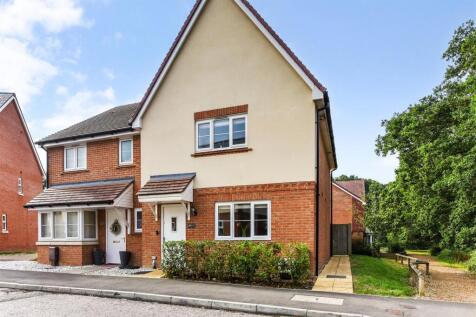 Waterlooville, PO8 - property photo