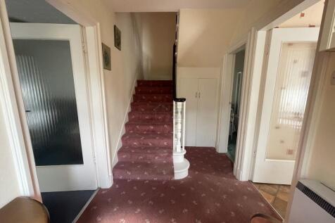 Entrance hallway x.JPG