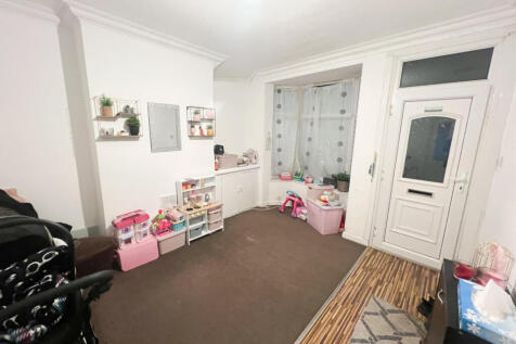 Front Lounge 