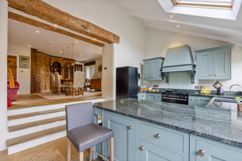 A21 - Meadow Barn East Allington - 260416