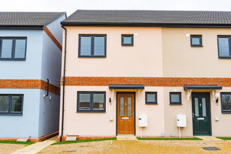 2-bed terraced on 14, Northcote Drive, Monks Eleigh, Ipswich, Suffolk, IP7 7NS, £1,200/mo