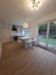 Rufford Close, Ashton-Under-Lyne, OL6 photo 4