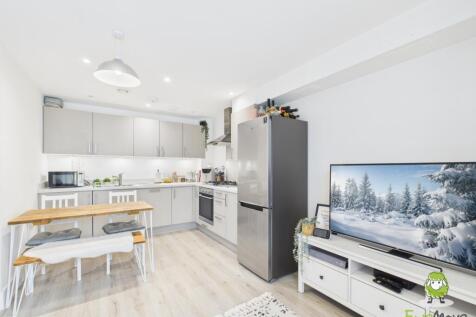 EweMove Estate Agents Basingstoke - Coliseum Court