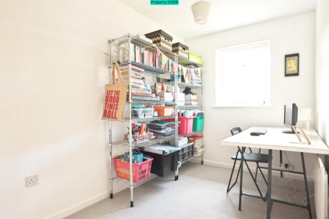 Second bedroom / study