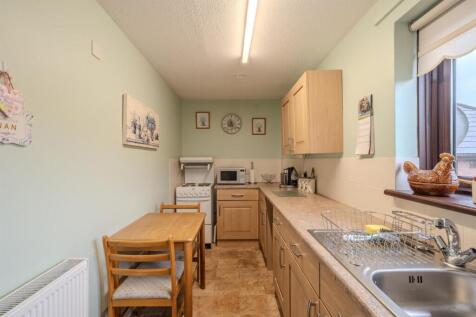 21 Aneurin Bevan Court-8.jpg