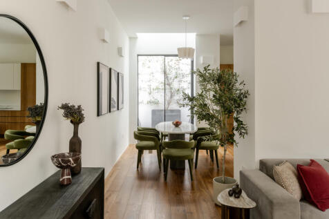 308080 - 20250902-TMH_NETHERHALL-GDNS-54_HI_RES...