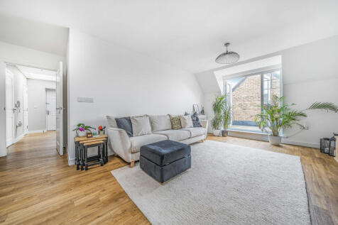 Wells View Drive, Trinity Village, Bromley, BR2 photo 3