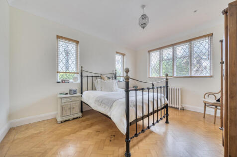 1359689-15-68d6d3...