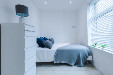 21 Gladstone Terrace bedroom 6