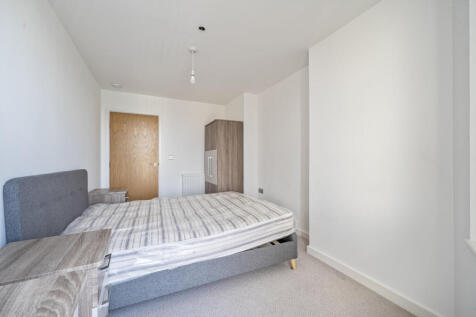 1365169-7-68e7a16...