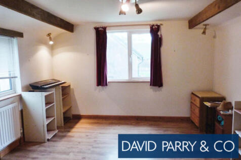 4 Bedroom Property with Land