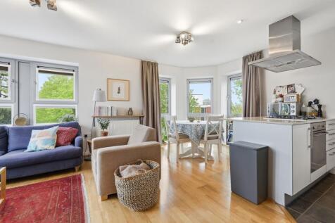 London, E10 - property photo
