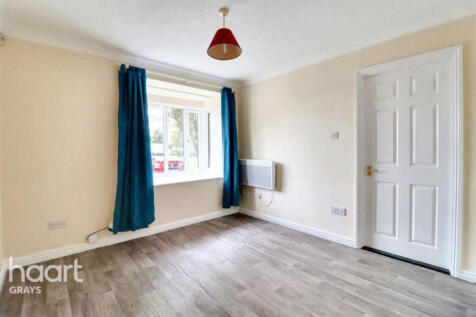 Chalk Court, Jetty Walk, Grays photo 4