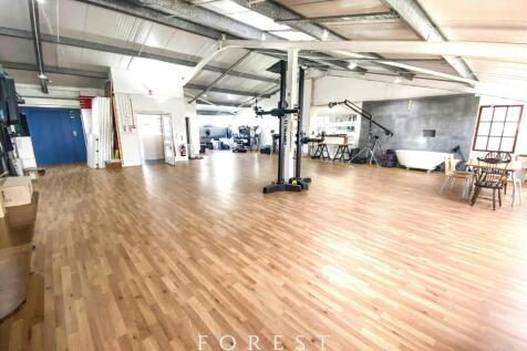 Unit 4 1a Cullen Way Park Royal London NW10 6JZ Industrial unit to let Int 2.jpg.jpg