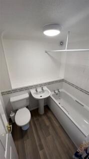Bathroom 1.jpg