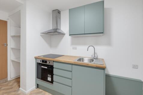 13 Station Road , Plymouth,  photo 3