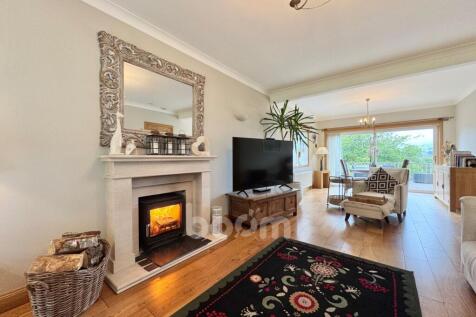 Courthill Street, Dalry lounge pic