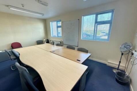 Office to rent Image 4