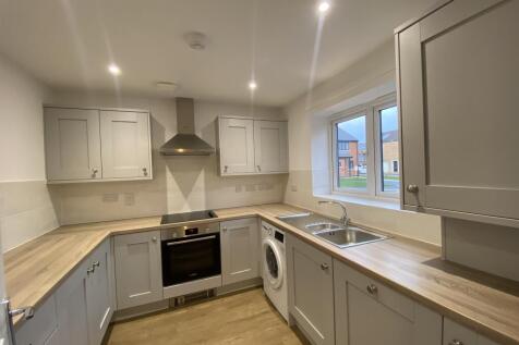 3-bed house on Canons Close, £1,425/mo
