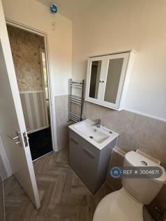 Moorfield Square, Northampton, NN3 photo 5