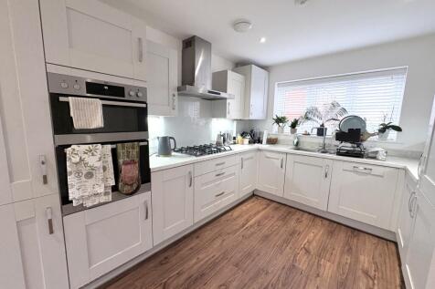 Hawthorn Way, Hellingly, Hailsham photo 3