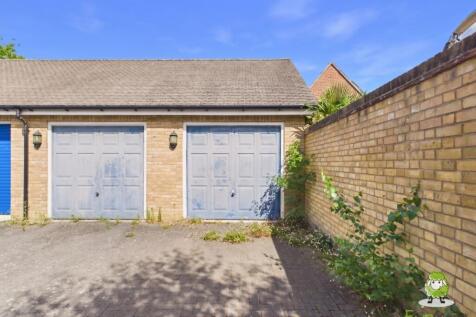EweMove Estate Agents Basingstoke -Rockbourne Road