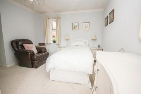 Bedroom 1.JPG