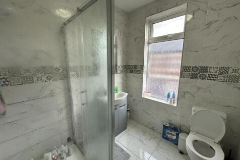 3eg.shower.JPG