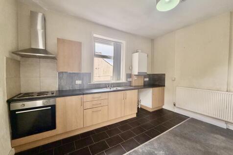 Gannow Lane, Burnley, BB12 photo 2
